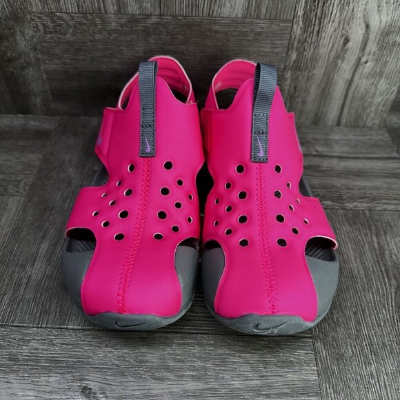 Nike Sunray Protect 2 Kids size 1Y Hot Pink Grey Water Shoes - Picture 2 of 8